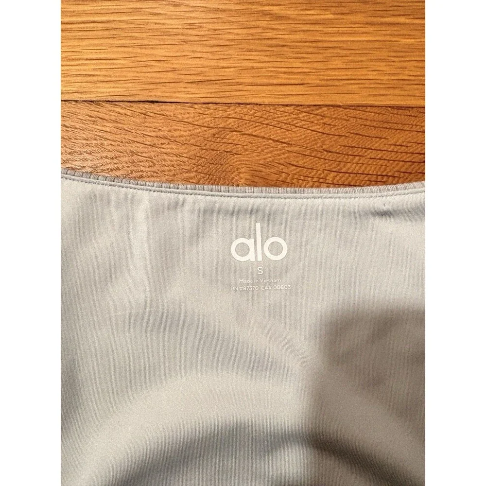 Alo Yoga Size S Blissful Henley Crop Top Gray